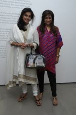 Pinky Reddy Sharmilla Khanna at Sunil Padwal event in Gallery BMB on 15th Dec 2011.jpg